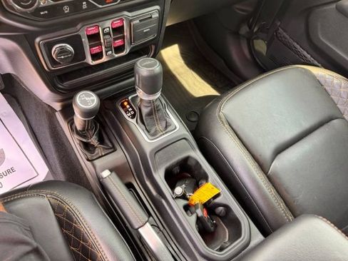 Used 2021 Jeep Gladiator Overland AWD/4WD image 16