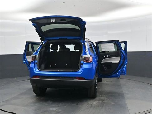 New 2026 Jeep Compass Limited w/ Mopar Graphics Package image 37