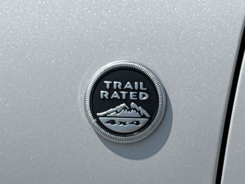 Used 2020 Jeep Grand Cherokee Overland image 5