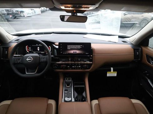 New 2026 Nissan Pathfinder Platinum w/ Cargo Package image 7