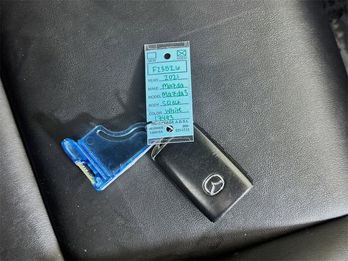 Used 2021 MAZDA MAZDA3 s image 32