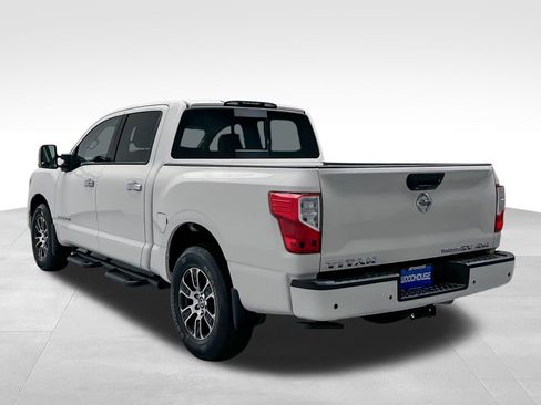 Used 2021 Nissan Titan SV w/ SV Convenience Package AWD/4WD image 7
