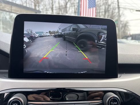 Used 2022 Ford Escape SEL image 17