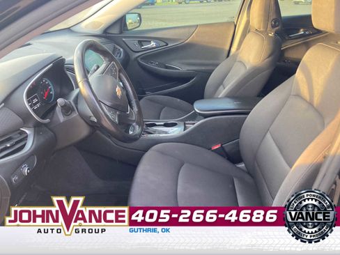 Used 2020 Chevrolet Malibu RS FWD image 3