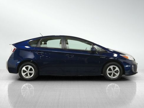 Used 2014 Toyota Prius Two FWD image 6