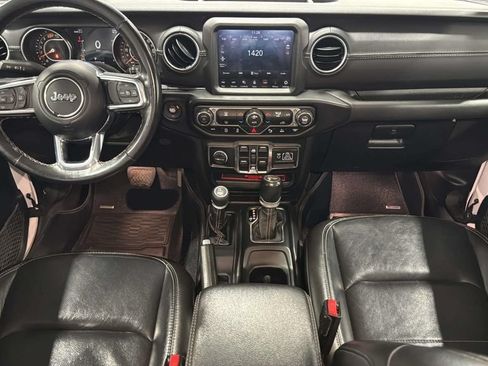 Used 2021 Jeep Wrangler Unlimited Sahara w/ Uconnect 4C Nav & Sound Group AWD/4WD image 18