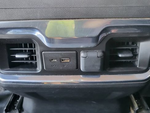 Used 2022 Chevrolet Silverado 1500 LTZ AWD/4WD image 30