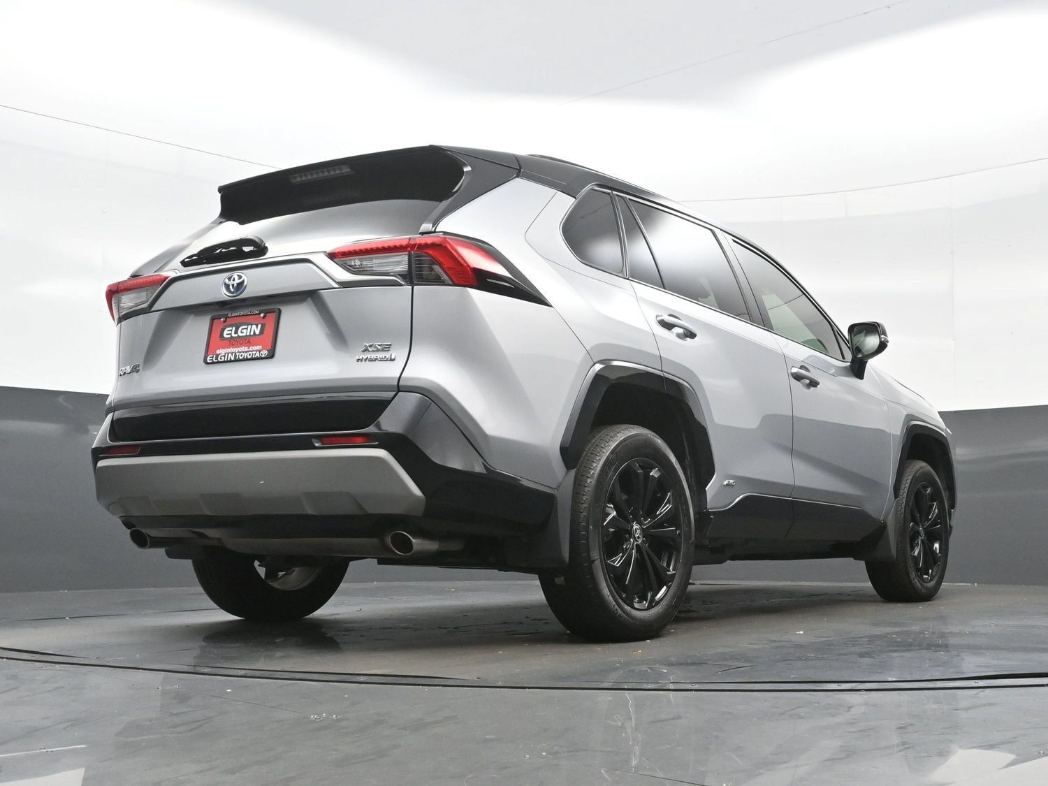 Used 2024 Toyota RAV4 XSE w/ Weather Package AWD/4WD image 33