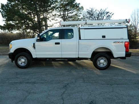 Used 2017 Ford F250 XL w/ Power Equipment Group image 4