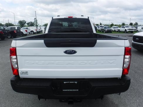 Used 2021 Ford F250 XL w/ Power Equipment Group AWD/4WD image 3