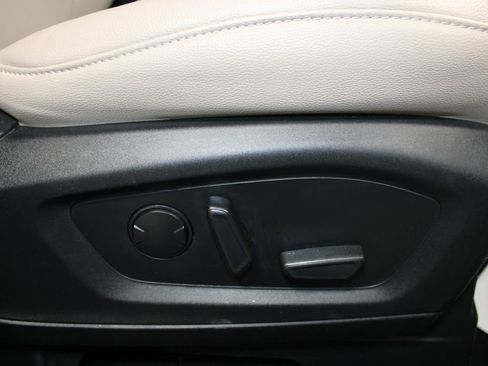 Used 2023 Ford Explorer Limited image 36