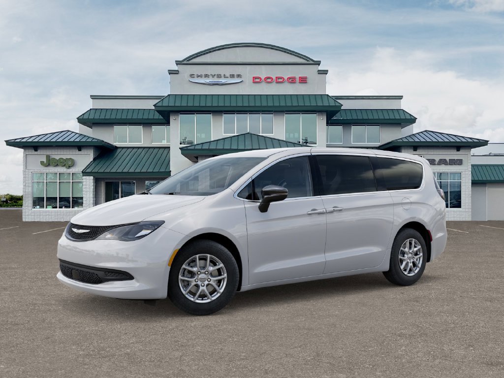 Used 2026 Chrysler Voyager LX FWD image 2