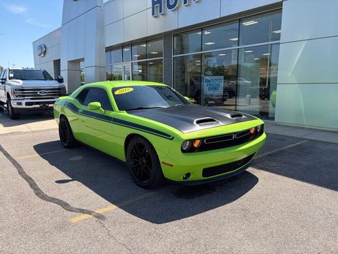Used 2015 Dodge Challenger R/T Plus RWD image 24