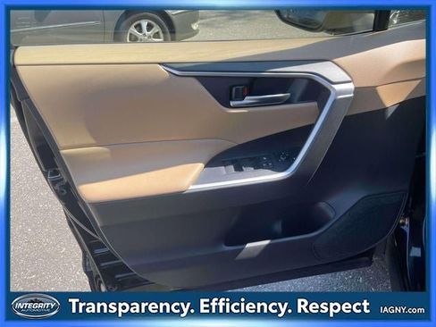 Certified 2020 Toyota RAV4 XLE w/ All Weather Liner Package AWD/4WD image 15
