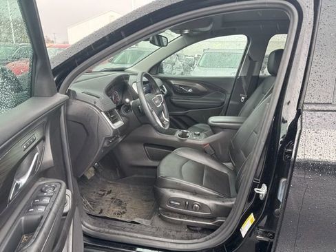 Used 2024 GMC Terrain SLT w/ Tech Package image 9