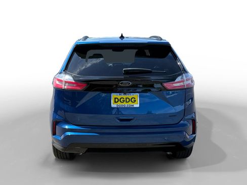 Certified 2024 Ford Edge SE w/ Black Appearance Package image 4