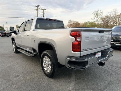 Used 2023 Chevrolet Silverado 2500 LT w/ Convenience Package AWD/4WD image 7