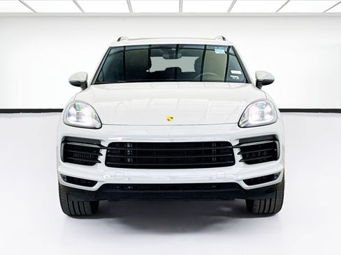 Used 2023 Porsche Cayenne Platinum Edition AWD/4WD image 2