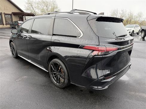 Used 2022 Toyota Sienna XSE w/ XSE Plus Package AWD/4WD image 5