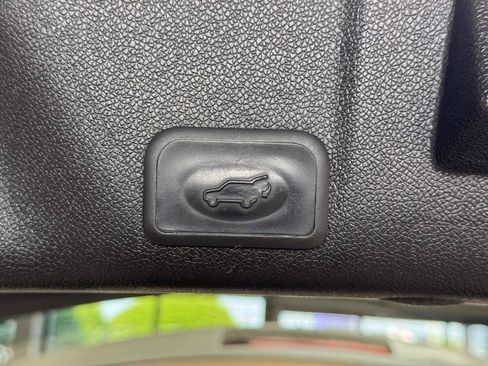 Used 2012 GMC Acadia Denali AWD/4WD image 40