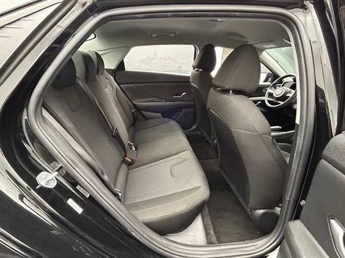 Used 2023 Hyundai Elantra SE image 30