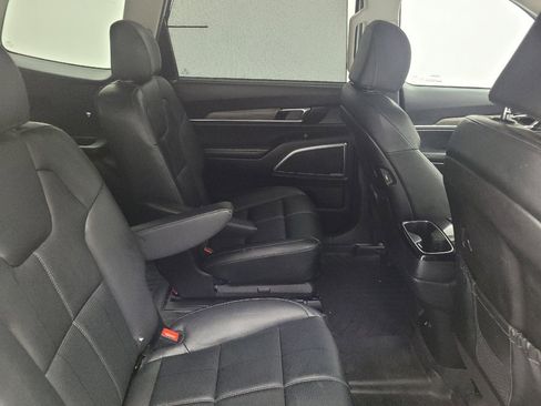 Used 2022 Kia Telluride SX w/ Nightfall Edition Package AWD/4WD image 19