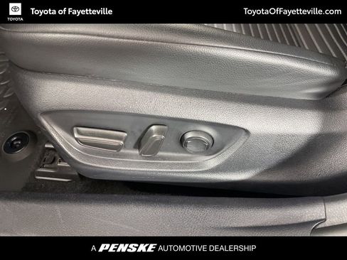 Used 2024 Toyota Camry SE image 19