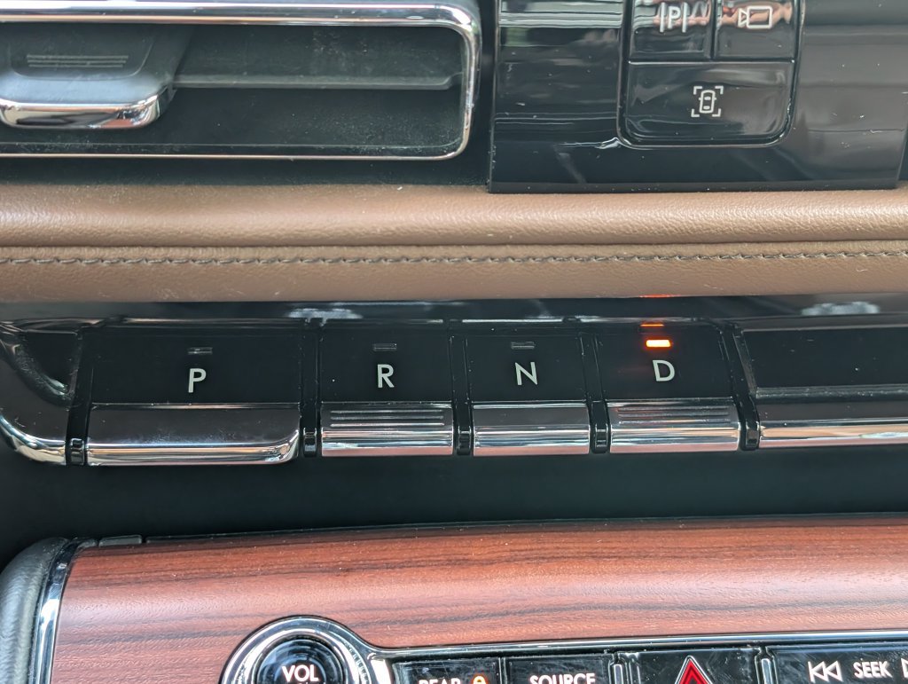Used 2023 Lincoln Aviator Reserve w/ Equipment Group 201A AWD/4WD image 21