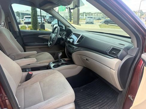 Used 2018 Honda Pilot EX image 12