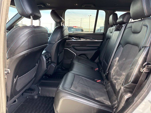 Used 2023 Jeep Grand Cherokee Trailhawk AWD/4WD image 16
