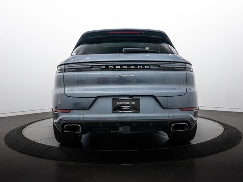 Certified 2026 Porsche Cayenne AWD/4WD image 6