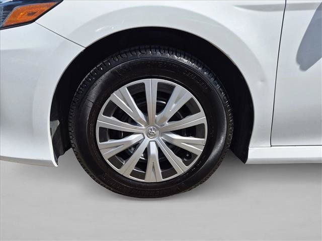 Used 2024 Toyota Camry LE w/ Audio Upgrade Package FWD image 17