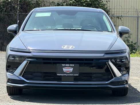New 2025 Hyundai Sonata Limited image 3