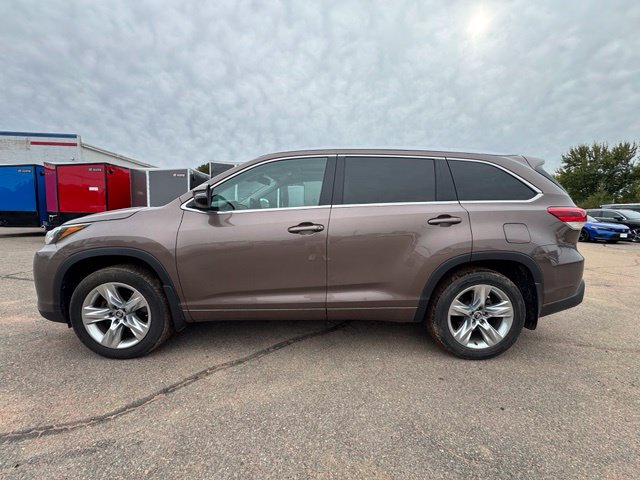 Used 2017 Toyota Highlander Limited AWD/4WD image 4