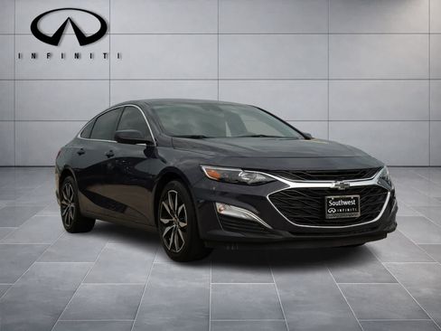 Used 2025 Chevrolet Malibu RS FWD image 3