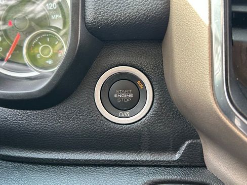 Used 2022 RAM 1500 Laramie AWD/4WD image 45