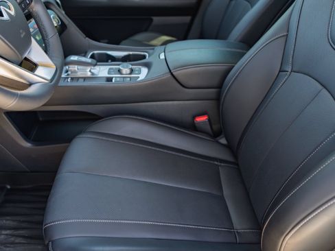 Certified 2026 INFINITI QX60 Luxe w/ Cargo Package FWD image 9