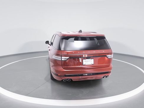 Used 2025 Lincoln Aviator Reserve w/ Jet Appearance Package image 6