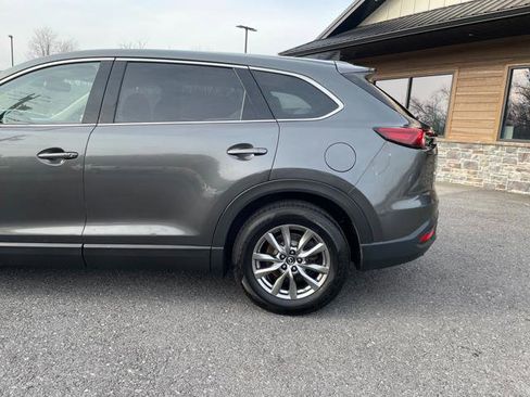 Used 2018 MAZDA CX-9 Touring w/ Touring Premium Package image 4