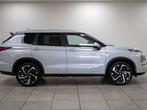 New 2023 Mitsubishi Outlander SEL image 10