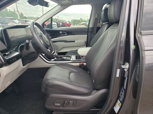 Certified 2024 Kia Carnival SX Prestige FWD image 11