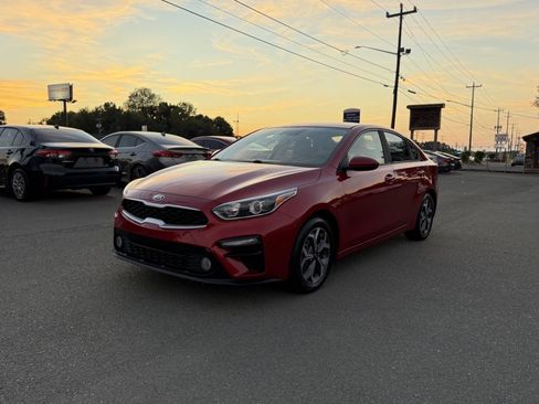 Used 2020 Kia Forte LXS FWD image 3
