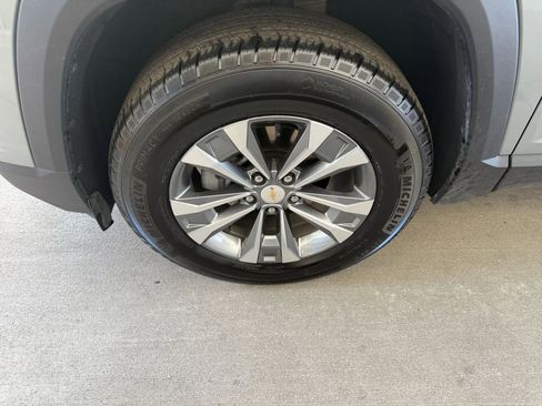 Used 2025 Chevrolet Equinox LT image 30