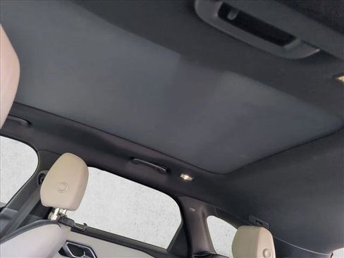 Used 2019 Land Rover Range Rover Velar R-Dynamic SE AWD/4WD image 20