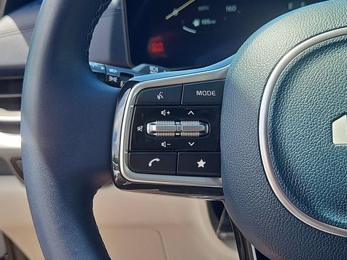 Certified 2026 Kia Carnival SX w/ SX Dark Edition Package FWD image 26