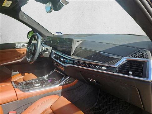 Certified 2025 BMW X7 M60i image 18