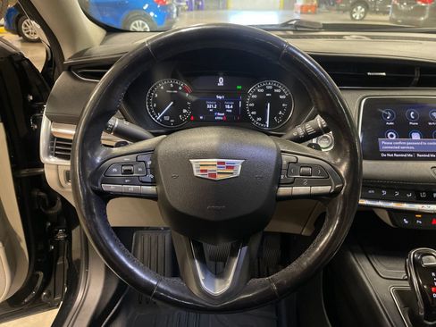 Used 2020 Cadillac XT4 Luxury w/ Cold Weather Package FWD image 26