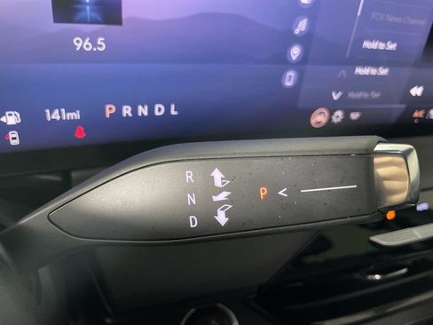 Used 2025 Buick Enclave Preferred image 15