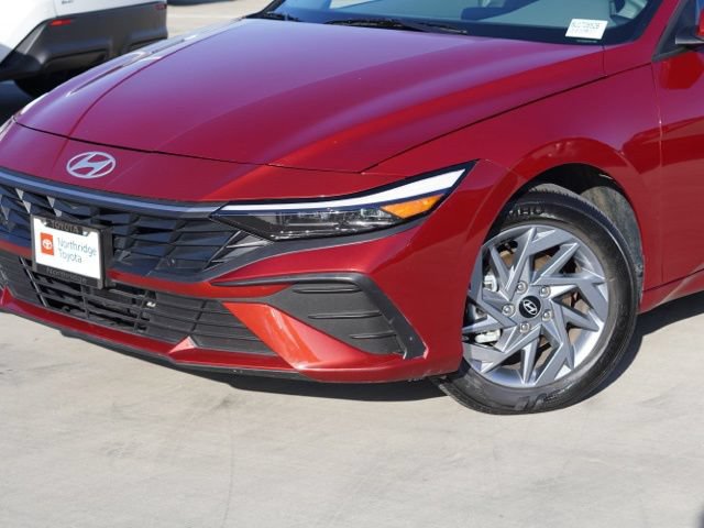 Used 2025 Hyundai Elantra Hybrid FWD image 6