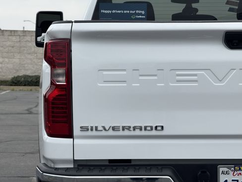 Used 2022 Chevrolet Silverado 2500 LT w/ Convenience Package image 7
